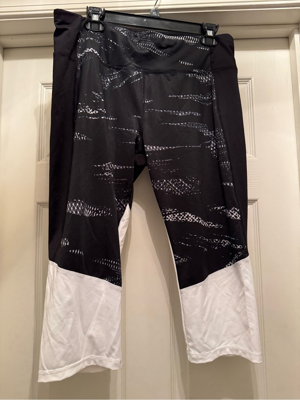 Athletic Works Women’s Crop Leggings